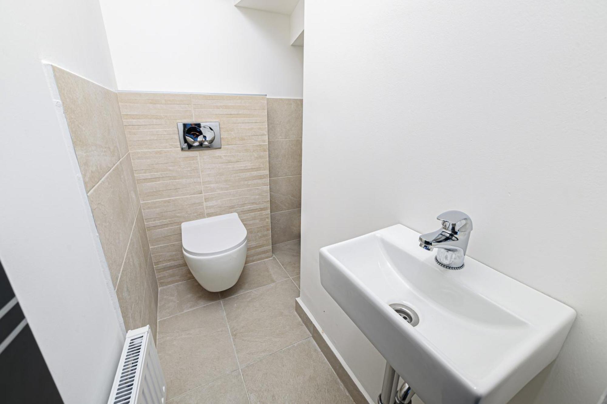 Apartment Dob Six *
